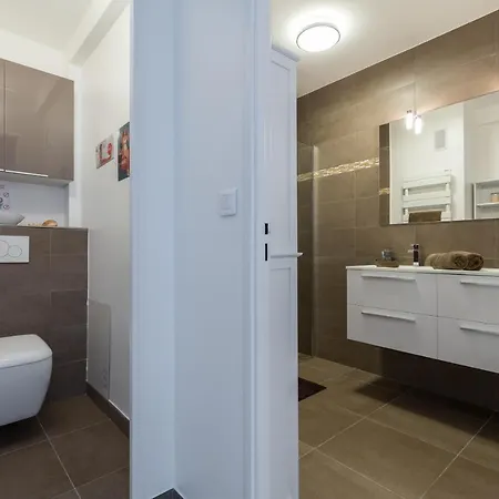 Gorgeous With Terrace, Elevator, Ac, Free Parking - Le Regis Apartment Cagnes-sur-Mer
