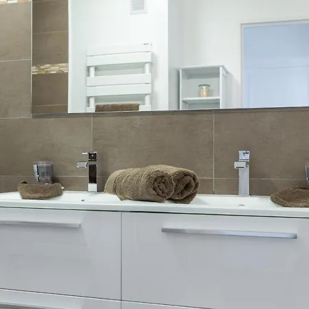 Gorgeous With Terrace, Elevator, Ac, Free Parking - Le Regis Apartment Cagnes-sur-Mer